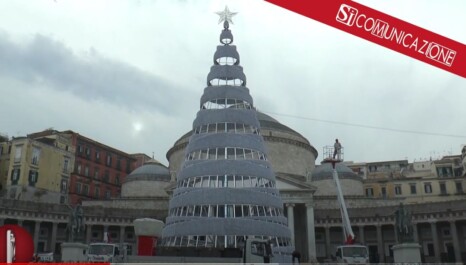 Mancano ventiquattro ore all’accensione delle luminarie a Napoli. Le maxi installazioni volute dalla Camera di Commercio brilleranno