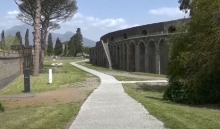 utti pazzi per gli scavi gratis, la città antica presa d’assalto dai turisti