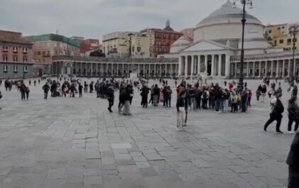 È sembrato un weekend pasquale apparentemente normale quello che nei giorni scorsi ha visto Napoli affollata da turisti e famiglie