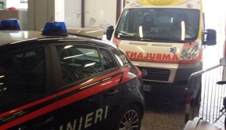 Tragedia a Marigliano dove questa mattina i carabinieri della locale stazione sono intervenuti in un appartamento di via Vittorio Veneto