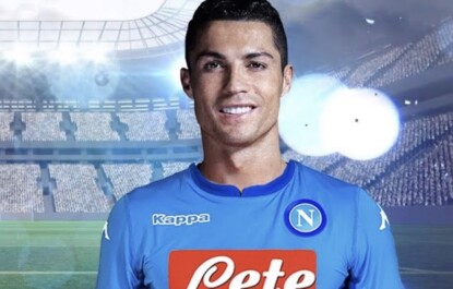 Ronaldo con la maglia del Napoli