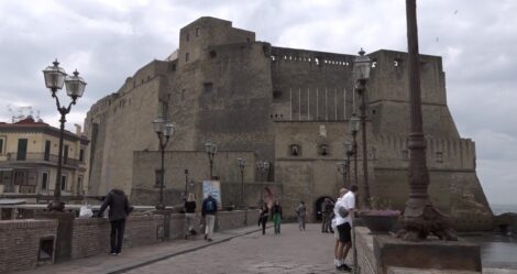 addio al castel dell'ovo, ecco perché chiude