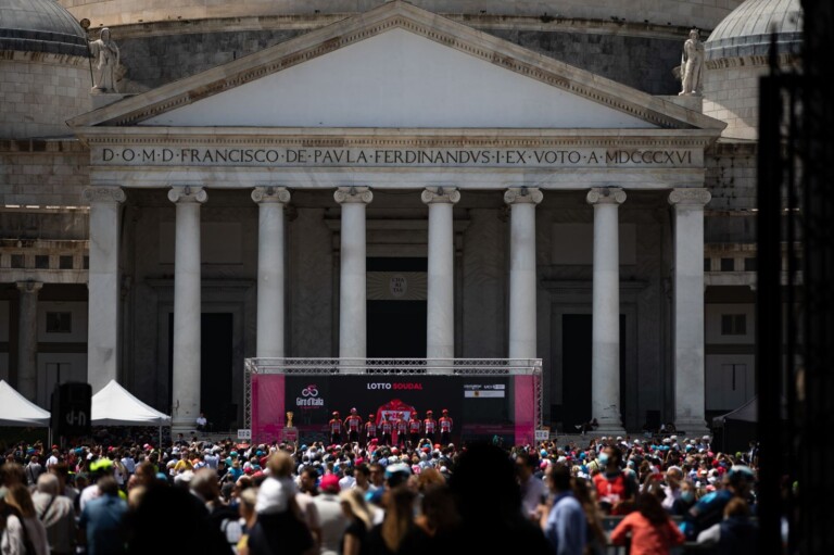 Domani, martedì, 9 maggio, alle ore 12, nella Sala “Mariella Cirillo” della Città Metropolitana di Napoli, si terrà la conferenza stampa di presentazione della tappa Napoli – Napoli del Giro d’Italia 2023,