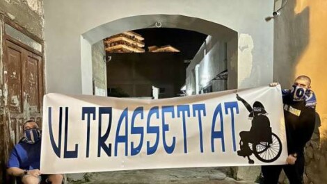 Potrebbe anche interessarti: Pranzo di famiglia finisce in tragedia: morta un’anziana, 3 ricoverati Oppure: Incidente Mercato San Severino, si aggrava il bilancio Segui SiComunicazione su Google News