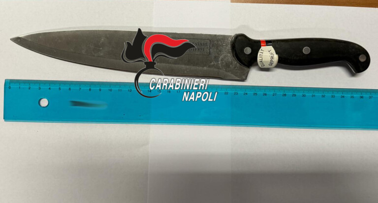 coltelli bacoli carabinieri