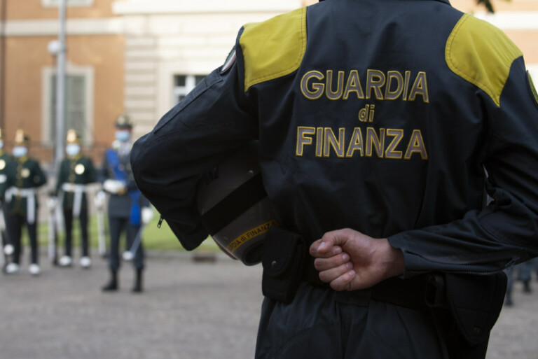 guardia di finanza napoli