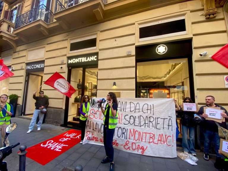 blitz attivisti montblanc potere al popolo ex opg napoli