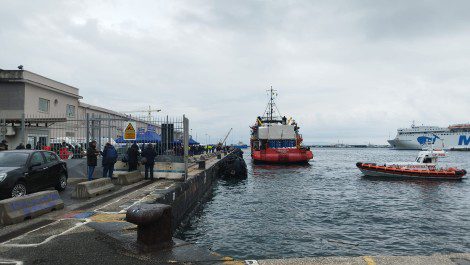 arrivo sbarco nave ong sea eye 4 molo pisacane napoli migranti libia